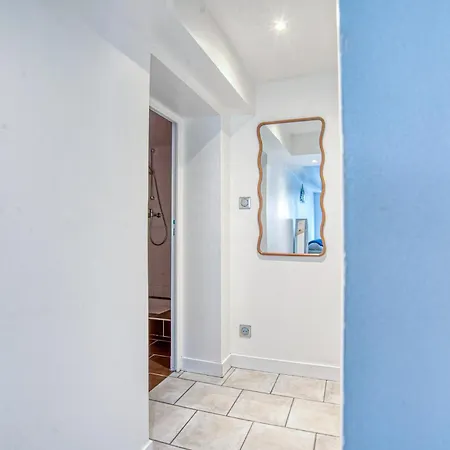 Charmante Maison Proche Lägenhet *