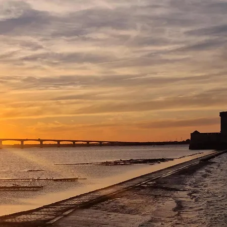 Lägenhet Charmante Maison Proche *